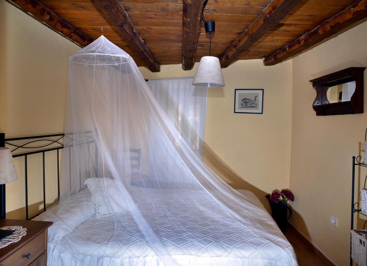 La Casita De Leire Guest House Tamajon Exterior photo