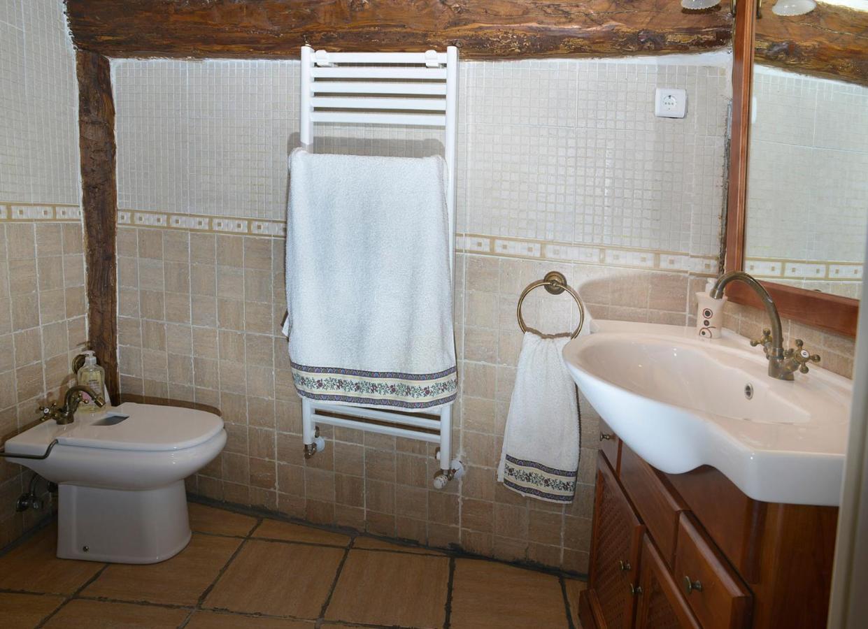 La Casita De Leire Guest House Tamajon Exterior photo